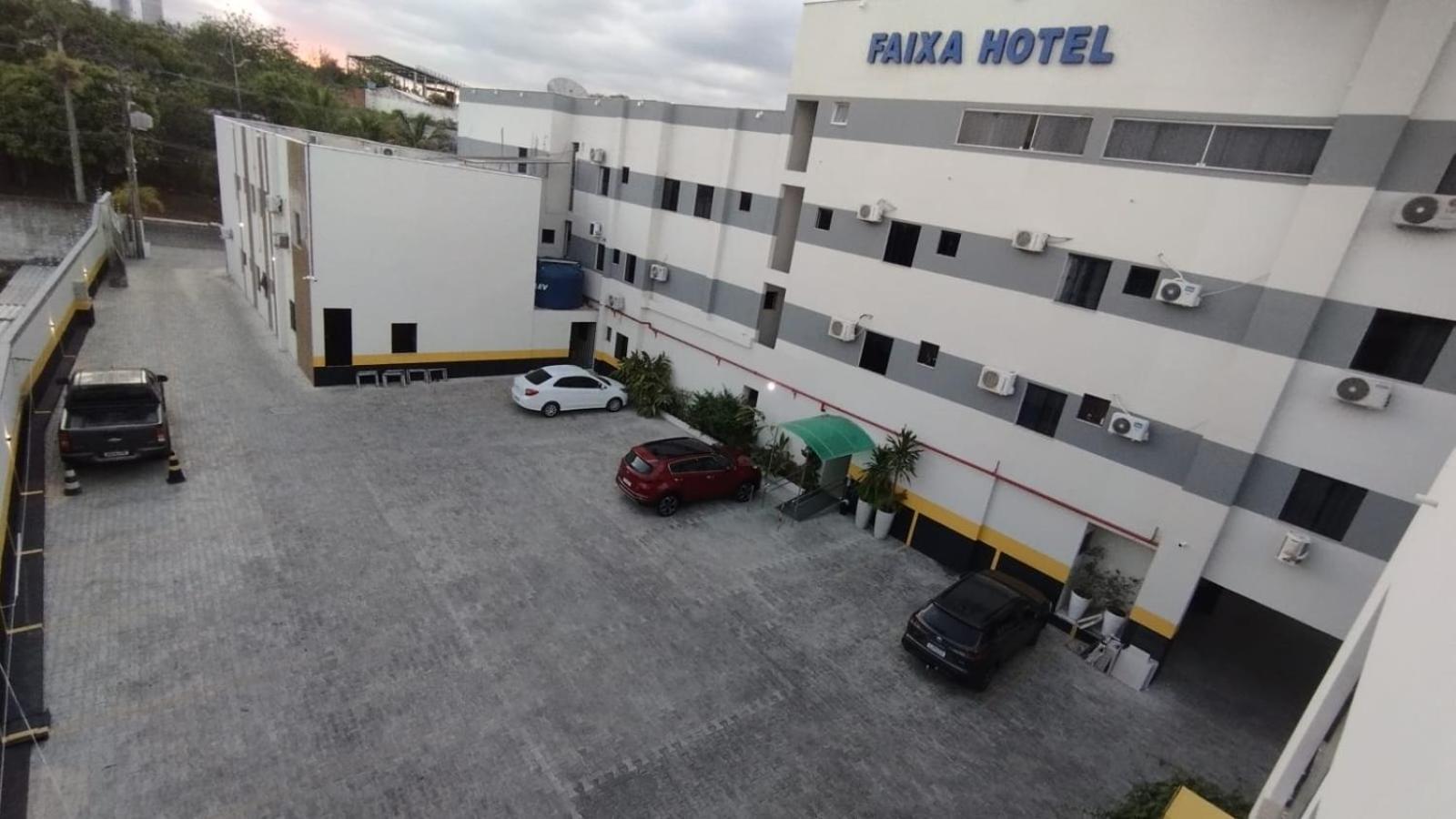 Faixa Hotel Vitória da Conquista Exterior foto