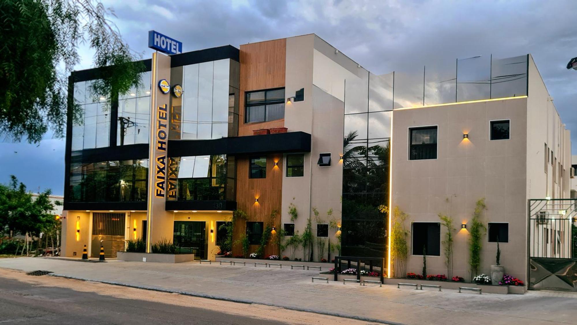 Faixa Hotel Vitória da Conquista Exterior foto